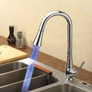 Deck Mounted Kitchen Faucet,LED Single Handle One Hole Chrome Pull-out ­High Arc Contemporary Kitchen Taps with Hot and Cold Water