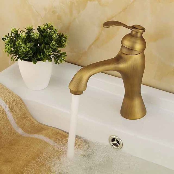 Bathroom Sink Faucet - Classic Antique Brass Centerset Single Handle One HoleBath Taps