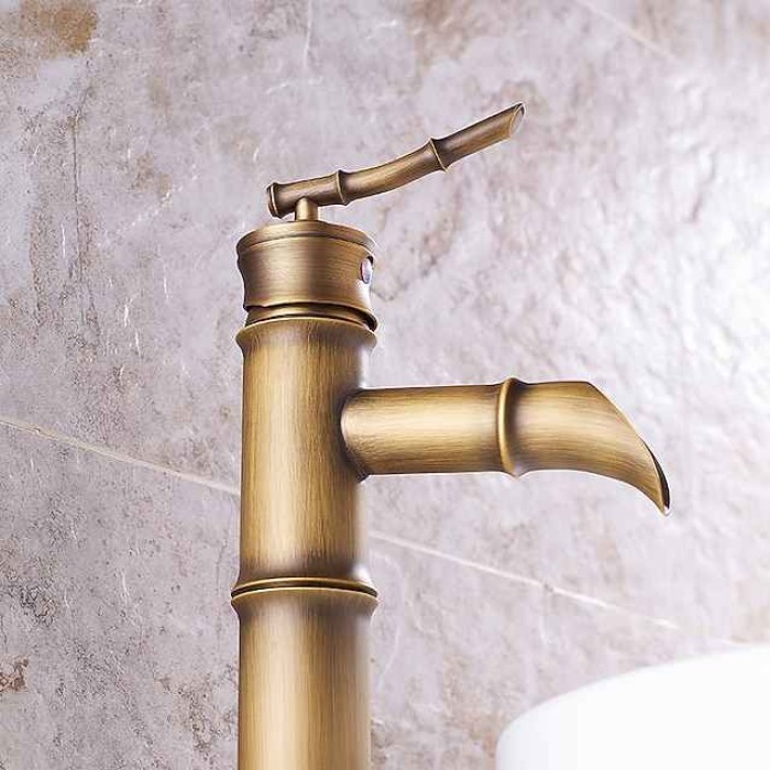 Bathroom Sink Faucet - Classic Antique Brass Centerset Single Handle One HoleBath Taps