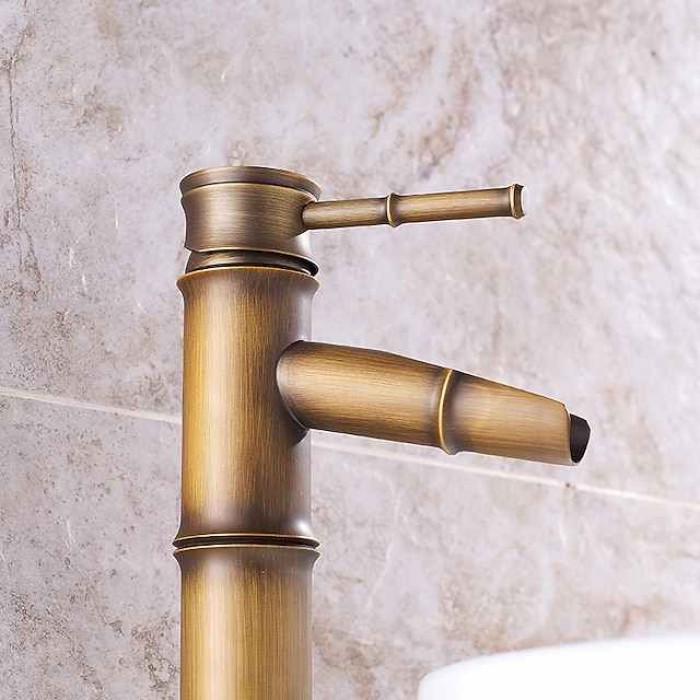 Bathroom Sink Faucet - Classic Antique Brass Centerset Single Handle One HoleBath Taps