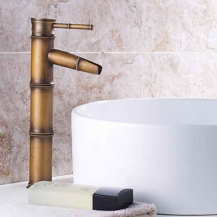 Bathroom Sink Faucet - Classic Antique Brass Centerset Single Handle One HoleBath Taps