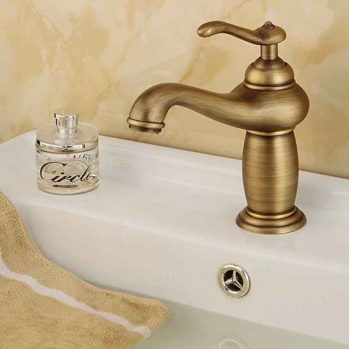 Bathroom Sink Faucet - Classic Electroplated Centerset Single Handle One HoleBath Taps