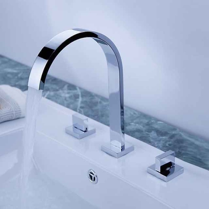 Bathroom Sink Faucet - Rotatable / Widespread / Waterfall Chrome Deck Mounted Two Handles Three HolesBath Taps