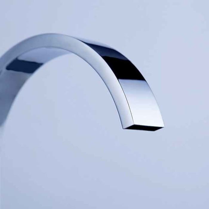 Bathroom Sink Faucet - Rotatable / Widespread / Waterfall Chrome Deck Mounted Two Handles Three HolesBath Taps