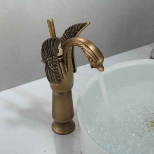 Antique Bathroom Sink Mixer Faucet, Washroom Basin Taps Brass Swan Shape Copper Electroplated Finish Vintage Style Single Handle One Hole Water Taps with Cold Hot Hose