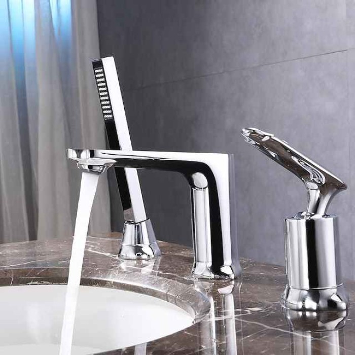 Bathroom Sink Faucet - Pullout Spray / Widespread Chrome / Electroplated Widespread Single Handle Three HolesBath Taps