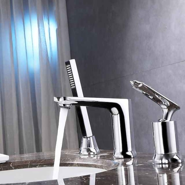 Bathroom Sink Faucet - Pullout Spray / Widespread Chrome / Electroplated Widespread Single Handle Three HolesBath Taps