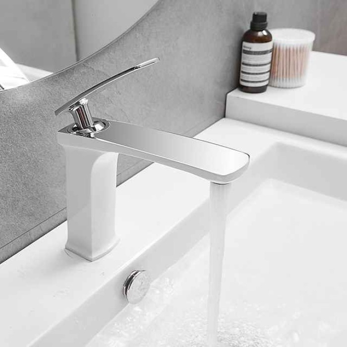 Bathroom Sink Faucet - Classic / Waterfall Brushed / Electroplated / Painted Finishes Centerset Single Handle One HoleBath Taps