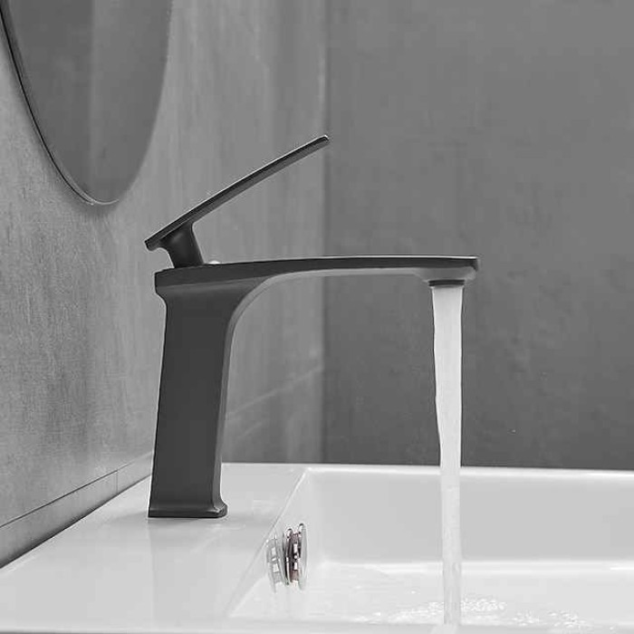 Bathroom Sink Faucet - Classic / Waterfall Brushed / Electroplated / Painted Finishes Centerset Single Handle One HoleBath Taps