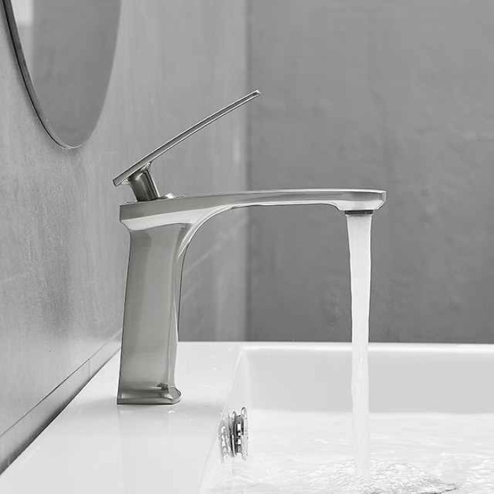 Bathroom Sink Faucet - Classic / Waterfall Brushed / Electroplated / Painted Finishes Centerset Single Handle One HoleBath Taps