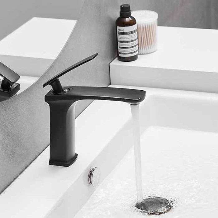 Bathroom Sink Faucet - Classic / Waterfall Brushed / Electroplated / Painted Finishes Centerset Single Handle One HoleBath Taps