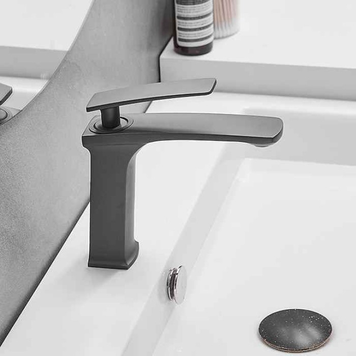 Bathroom Sink Faucet - Classic / Waterfall Brushed / Electroplated / Painted Finishes Centerset Single Handle One HoleBath Taps