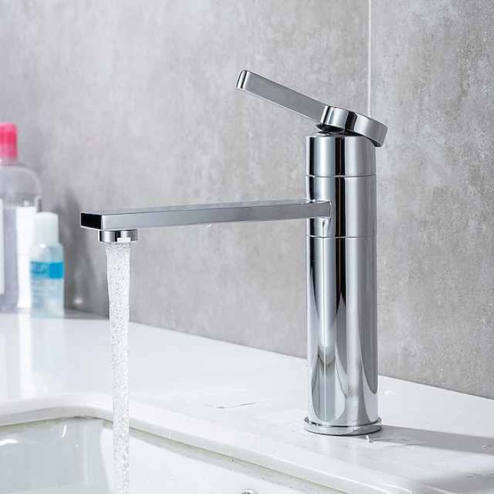 Bathroom Sink Faucet - Rotatable Chrome Centerset Single Handle One HoleBath Taps