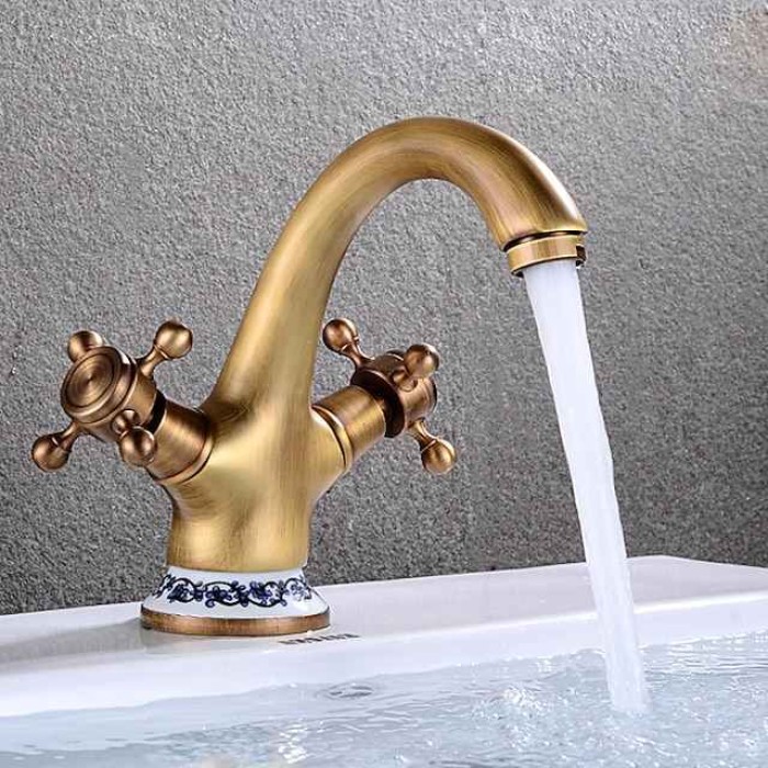 Bathroom Sink Faucet,Classic Electroplated / Painted Finishes Centerset Two Handles One Hole Bath Taps