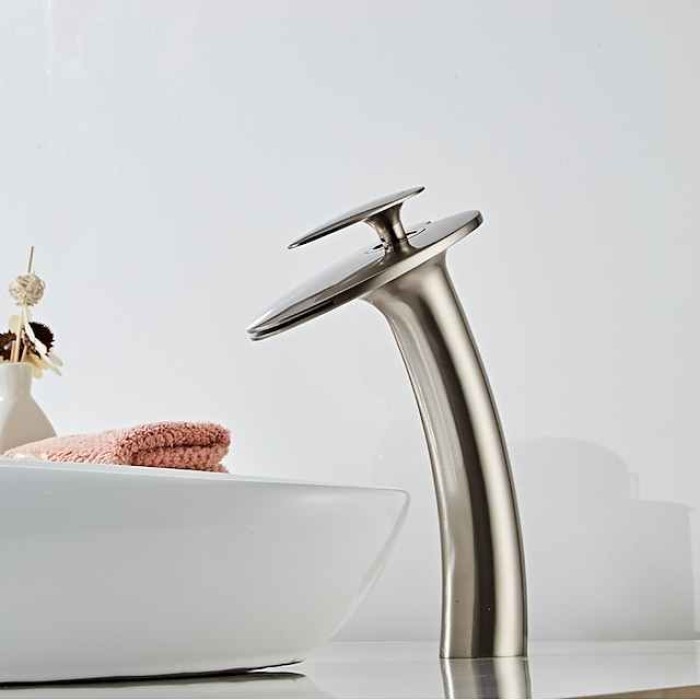 Bathroom Sink Faucet,Waterfall  Heart Shape Handle Single Handle One Hole Bath Taps with Hot and Cold Switch