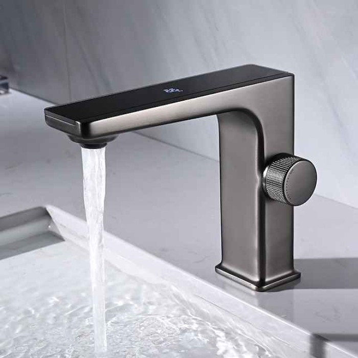 Bathroom Sink Faucet - Classic Chrome / Gun Grey Electroplated / Black / Whiete Painted Finishes Centerset Single Handle One HoleBath Temperature Display Taps