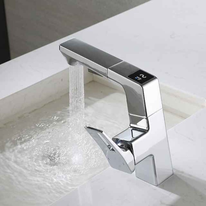 Bathroom Sink Faucet with Pull out Spray Rotatable / Pull out / Classic Electroplated / Painted Finishes Centerset Single Handle One HoleBath Temperature Display Taps