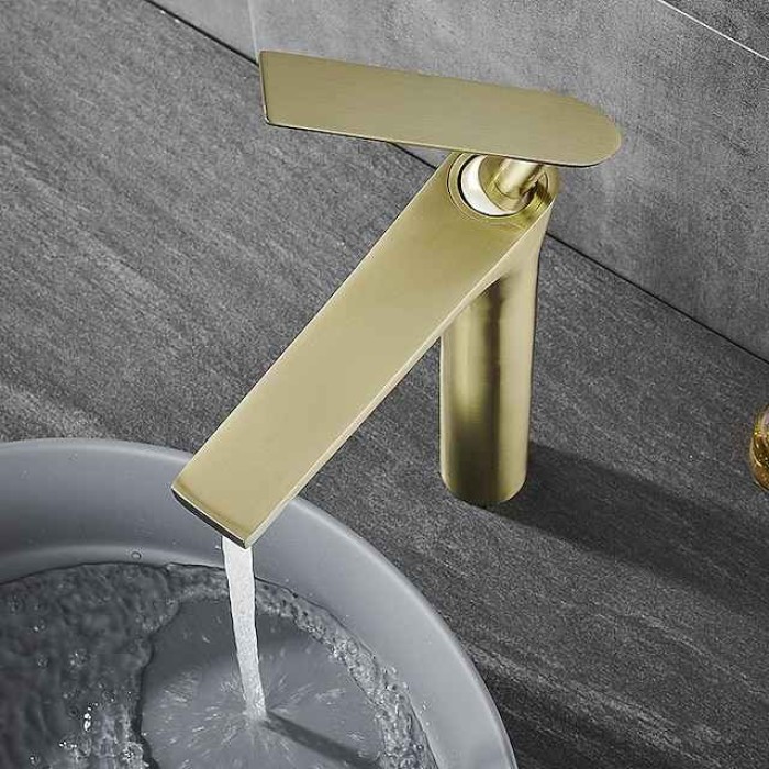 Bathroom Sink Faucet - Classic Electroplated / Painted Finishes Centerset Single Handle One HoleBath Taps