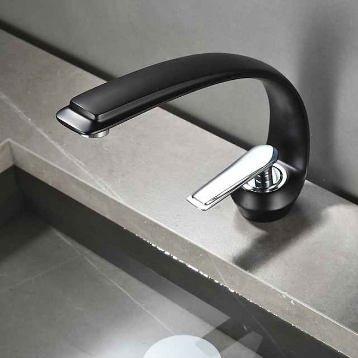 Bathroom Sink Mixer Faucet, Single Handle One Hole Washroom Basin Taps Chrome Finish Bathroom Faucet with Hot and Cold Water Hose