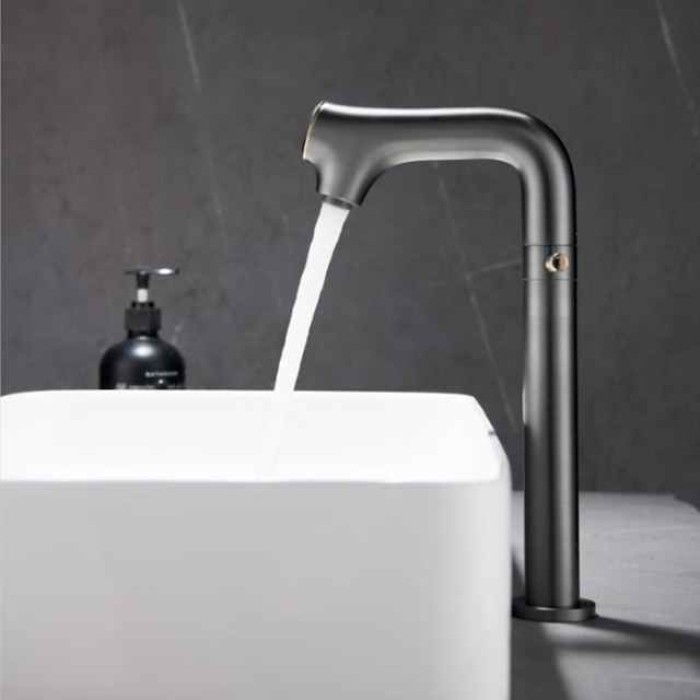 Bathroom Sink Faucet - Rotatable / LED / Classic Chrome / Brushed / Electroplated Centerset Single Handle One HoleBath Taps