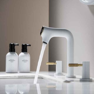 Bathroom Sink Faucet - Rotatable / LED / Classic Chrome / Brushed / Electroplated Centerset Two Handles Three HolesBath Taps