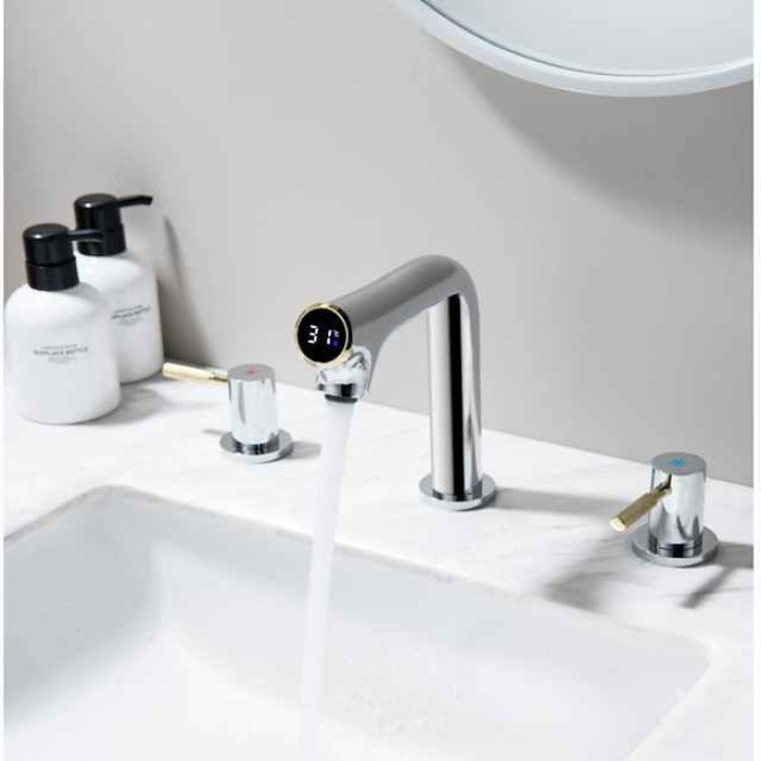 Bathroom Sink Faucet - Rotatable / LED / Classic Chrome / Brushed / Electroplated Centerset Two Handles Three HolesBath Taps