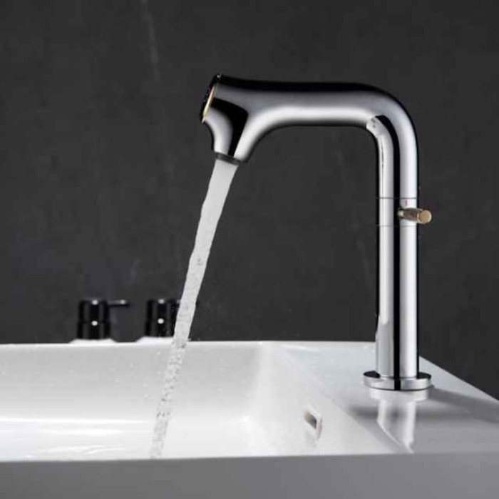 Bathroom Sink Faucet - Rotatable / LED / Classic Chrome / Brushed / Electroplated Centerset Single Handle One HoleBath Taps